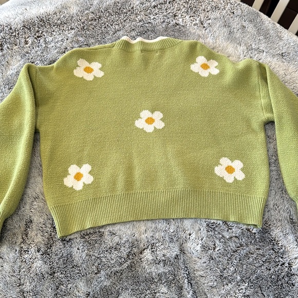 In Bloom Women’s Large Green Daisy Floral Sweater Long Sleeve Button Up Cropped - Picture 7 of 11